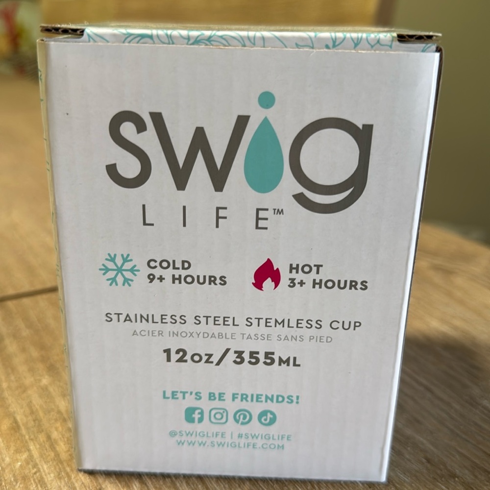 Swig Life 12 oz stemless cup NWT